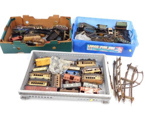 Hornby Meccano tinplate O gauge rolling stock and track, to include ESSO tanker wagon, Pullman coaches, etc. (3 boxes)