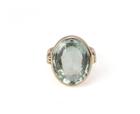 A SINGLE STONE AQUAMARINE COCKTAIL RING
Featuring a light blue oval mixed cut aquamarine of approximately 14.54 cts (marked o