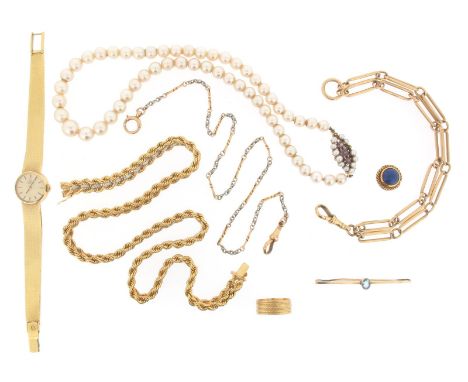 Assorted jewellery, including a single row cultured pearl necklace, the fifty five pearls graduating to 9.1mm, and the clasp 