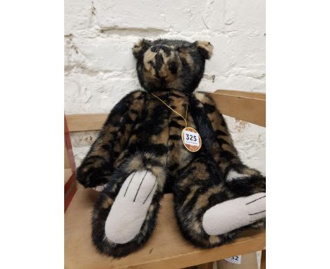 CHARLIE BEAR FIGURE MAGIC