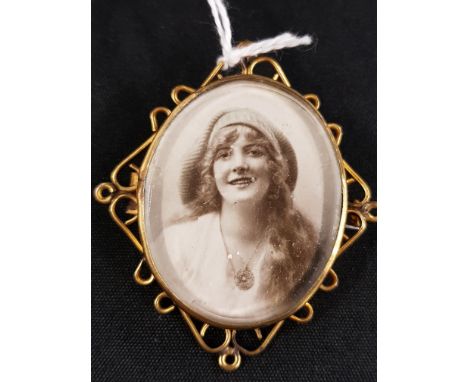 ROLLED GOLD VICTORIAN MOURNING PORTRAIT BROOCH
