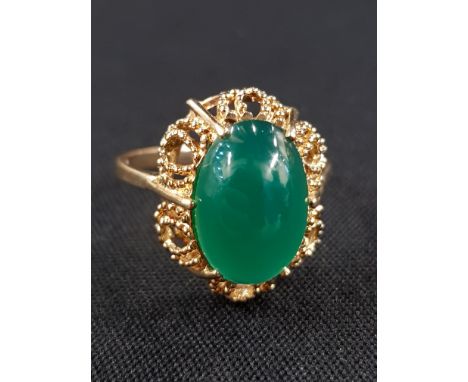 9 CARAT GOLD JADE STONE RING