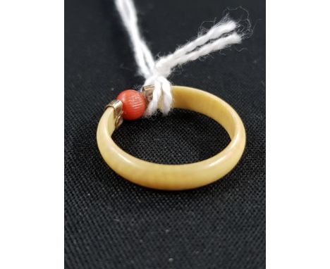 GOLD AND CORAL RING