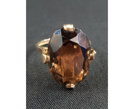 9CT GOLD SMOKEY QUARTZ RING