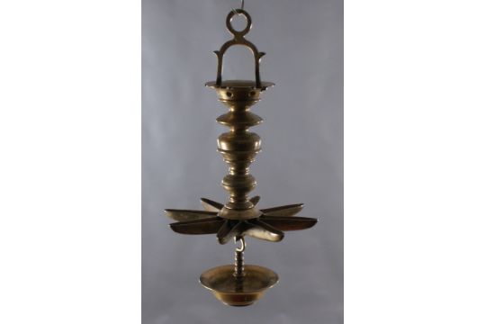Sabbat Lampe 19 Jh Bronzelampe Mit Aufhangung L 50 Cm Durchmesser 26 Cm Mindestpreis 350