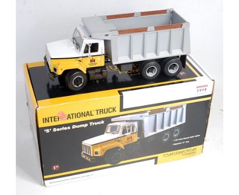Construction Pioneers manufactured by First Gear, S series dump truck, 1/25 scale in diecast metal, in original (NM,BVG)