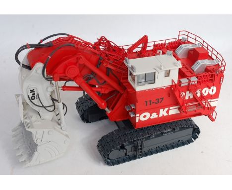 1/50 OHS O&amp;K 400 hydraulic shovel, resin and white metal, limited production - a rare item 11-37 Syncrude (NM)