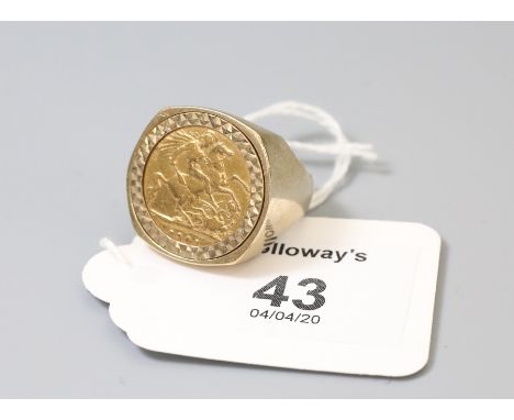 A sovereign ring, the Victorian sovereign dated 1901, in 9ct gold mount, Ring size R, 11.5g