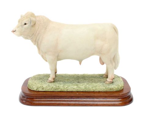 Border Fine Arts 'Charolais Bull' (Style One), model No. L112 by Ray Ayres, limited edition 948/1500, on wood base, with cert