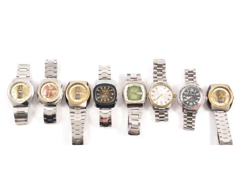 Waltham, Wyler, Newmark, Croton, Champion, and others - thirty vintage gentleman's wristwatches, mostly automatic movements, 