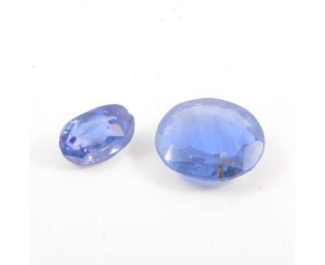 Two sapphire loose stones, both oval mixed cuts, the first 10.4x9.3x3.5mm, the other 7.7x5.2x4.6mm.Qty: 2