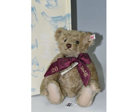 A STEIFF LIMITED EDITION 'QVC YEAR 2012' TEDDY BEAR, with box, pale cinnamon mohair 'fur' with beige felt pads and growler, g