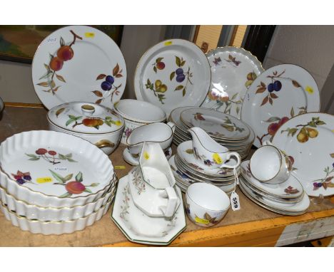 A QUANTITY OF ROYAL WORCESTER 'EVESHAM' DESIGN OVEN TO TABLEWARE, comprising three flan dishes, a covered casserole dish, gra