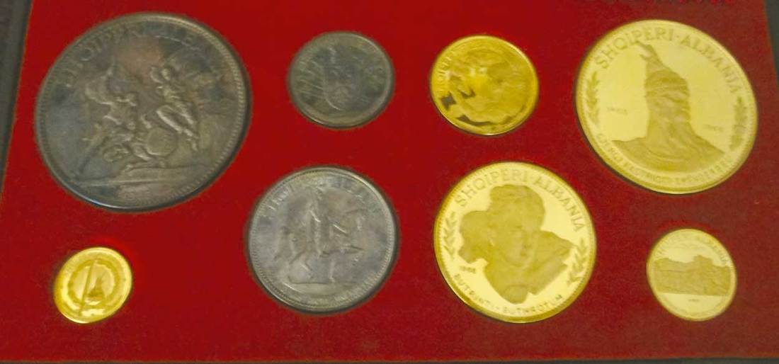 Albania. Complete eightpiece Gold and Silver Proof Set, 1968. Includes