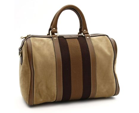 Vintage-"Web Boston Bag", Gucci. Sandfarbenes Nubukleder, kombiniert mit braunem Webstoff. Goldfarbene Hardware. gem. "GUCCI"