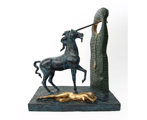 Dalí, Salvador (1904 Figueras 1989) "L'Unicorne" oder "Unicorn", 1977. Schwarz-grün patinierter Bronzeguss, teils poliert. Au