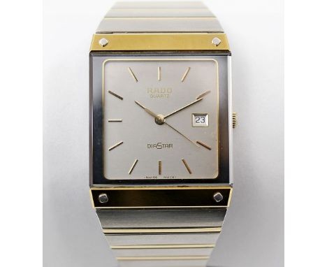 Herrenarmbanduhr "RADO", Modell "DiaStar". Rechteckiges Gehäuse und Ansatzband mit verdeckter Faltschließe aus Edelstahl, tei