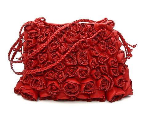 Tragetasche "Red Rose Bag", Valentino Garavani. Hochwertiges Nappa-Leder mit dreidimensionalen Blumen auf der Frontseite. Gef