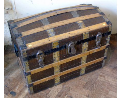 Domed trunk with beech timber straps Unfortunately we are not doing condition reports for this sale.