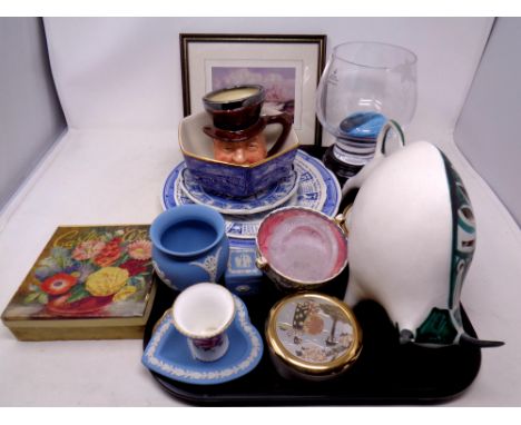 A tray containing assorted ceramics to include boxed Carltonware dish, character jug, calendar plates, Wedgwood Jasperware, M