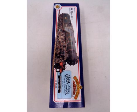 Bachmann Branchline Scale 1:76/00 Gresley V2 Class 4-6-2 locomotive with tender, boxed  