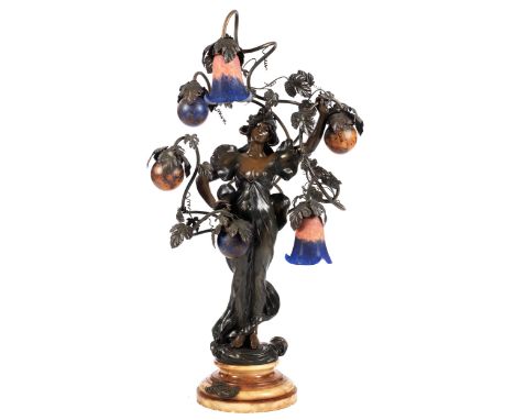 JugendstillampeHöhe: 111 cm.Die Bronze am Fuß signiert „P. TELEMAQUE“ und datiert „1903“, sowie Giesserstempel. Schauseitig b