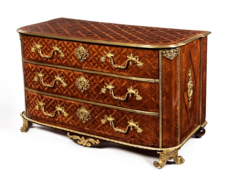 Régence-Kommode82 x 132 x 65 cm.Frankreich, um 1710.Über Volutenfüßen die niedrige mit Voluten applizierte Zarge, darüber der