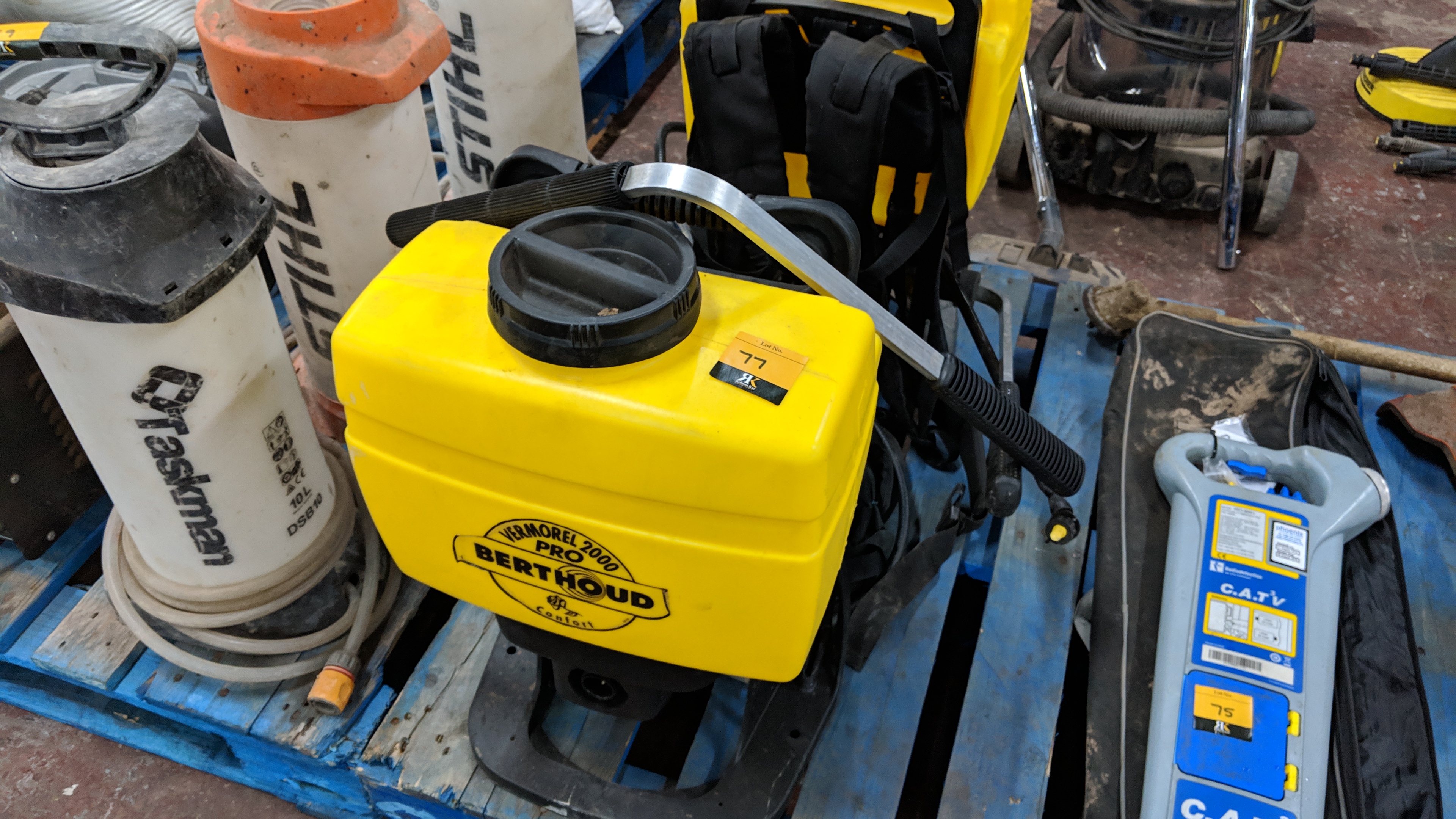 Berthoud Confort Vermorel 2000 Pro backpack sprayer IMPORTANT Please