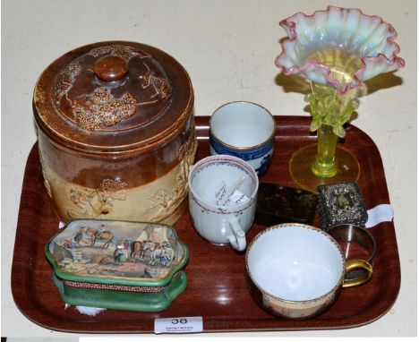 A group of miscellaneous including a silver snuff box, vaseline glass vase, Prattware box and cover etc