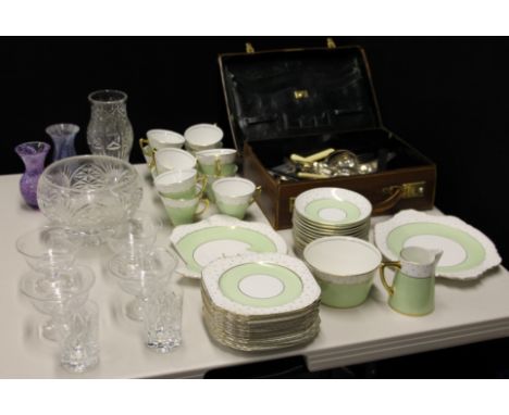 HEATHCOTE CHINA - a Heathcote bone china breakfast set featuring 11 cups (one missing), 12 saucers, 12 plates, a milk jug, a 