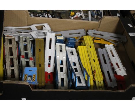 A TRAY OF DIECAST CAR TRANSPORTERS BY CORGI AND MATCHBOX, NOT ALL CABS INCLUDED
