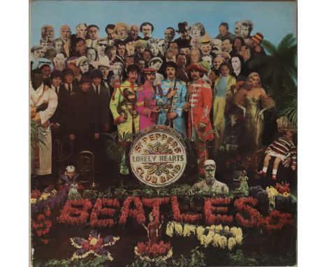 SGT PEPPER'S LONELY HEARTS CLUB BAND LP - ORIGINAL UK MISPRINT PRESSING (PMC 7027 OMITTING A DAY IN THE LIFE). Great to see s