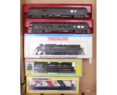 Five American items, HO gauge: Bachmann 0602 U36B diesel ‘Spirit of 76’ Seaboard Coastline (VG) (BP); Atlas SD35 diesel No.70