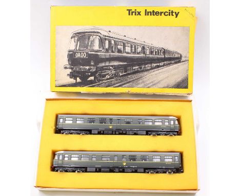 Trix No.1178 Class 124 Trans Pennine Express two-car DMU green with a buffet car and a centre car. (4 cars in total) (E).