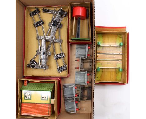 Hornby accessories: Two DSL Double symmetrical clockwork points (VG) (BE); post-war No.2 signal cabin, green roof (E) (BVG); 