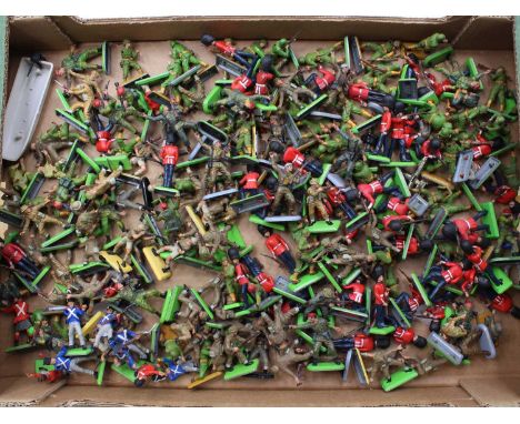 One tray containing Britains Deetail mixed plastic infantry to include British 8th Army, American WWII Super Deetail, red, gr