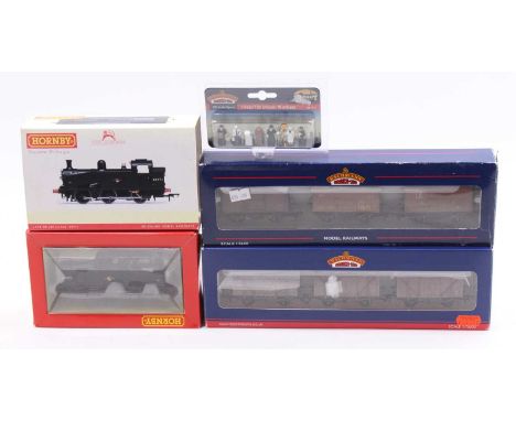Hornby R3326W weathered J50 BR late crest 0-6-0 tank loco 68971, black, DCC Ready. (NM)(BE); two boxes of three Bachmann good