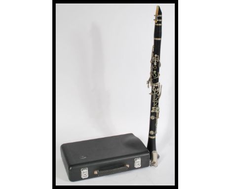 A cased Buffet Crampon &amp; Co of Paris five piece clarinet, housed within its original case.&nbsp;Measures: 8cm high x 34cm