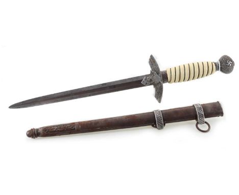 GERMAN THIRD REICH LUFTWAFFE TYPE DRESS DAGGER, unmarked blade, with scabbard43.3cm long overall