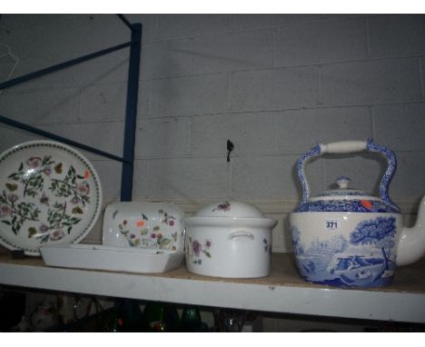 A LARGE SPODE TEA KETTLE, Portmeirion bowl and three pieces of Worcester 'Strawberry Fair' and 'Astley' (5) 