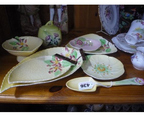 EIGHT PIECES OF CARLTONWARE, to include 'Buttercup', 'Convolvulus', 'Apple Blossom' etc
