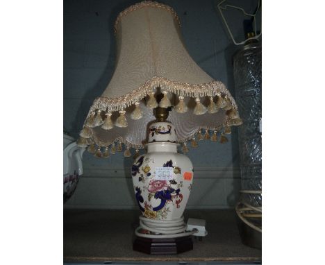 A MASONS 'MANDALAY' TABLE LAMP, with shade, on wooden plinth, height approximately 24cm (not including fitting or shade)