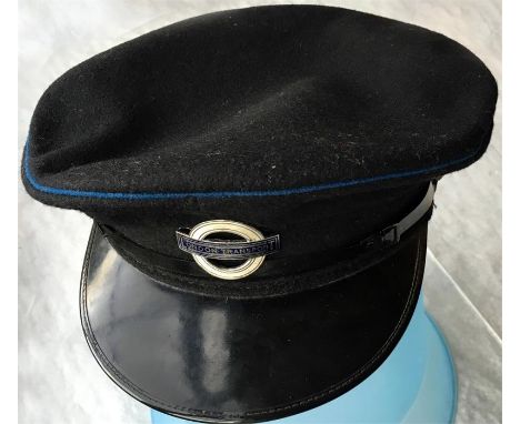 London Transport 1950s/60s-vintage bus driver's or conductor's UNIFORM HAT together with CAP BADGE. Winter issue in dark blue