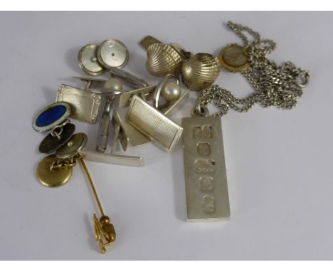 A Collection of Miscellaneous Jewellery, including silver cuff links, shell form cuff links, silver ingot on silver chain tog