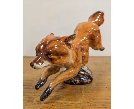 Porcelain Fox, signed (indistinctly) LBF Johnson with no base-stamp - Hunting Interest 12cm High x 22cm Wide