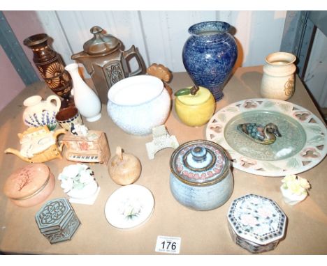 Shelf of mixed ceramics to include studio pottery 
