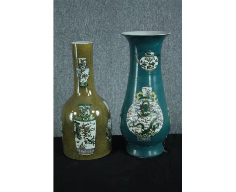 Two Chinese vases. Signed on the base with the artist's seal and decorated with Chinese porcelain motifs. H.42 cm (largest). 