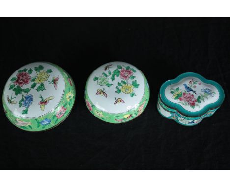 Three enamelled Chinese trinket boxes. Twentieth century. H.8 Dia.12cm. (largest) 