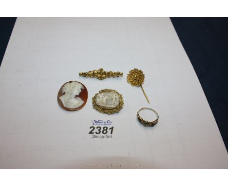 A 15ct gold bar Brooch, unmarked yellow metal mounted cameo Brooch, peridot and ruby ring unmarked (stone missing), unmounted