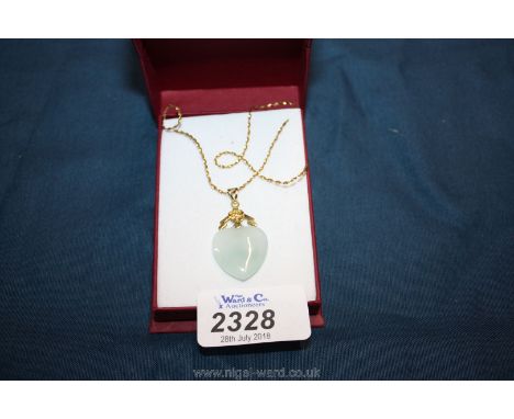 A 14ct yellow gold Jade Necklace